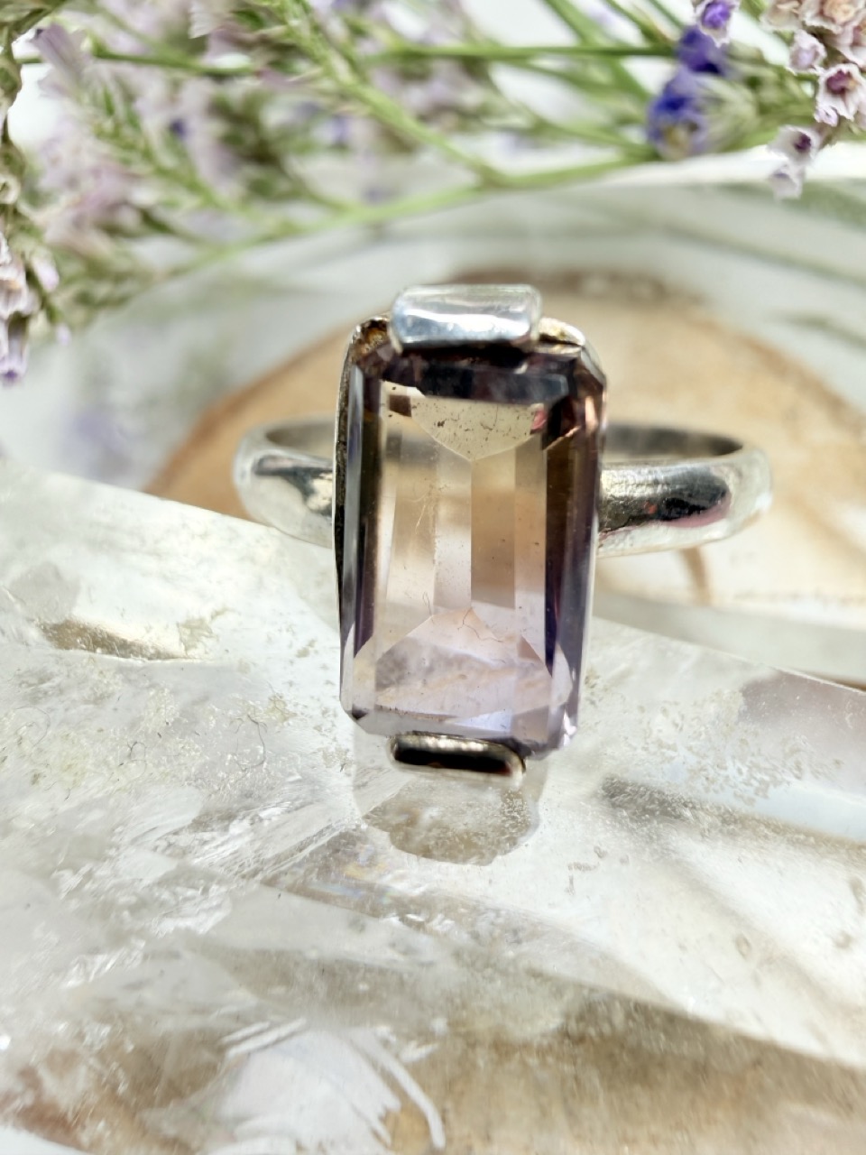16. Anillo Ametrino